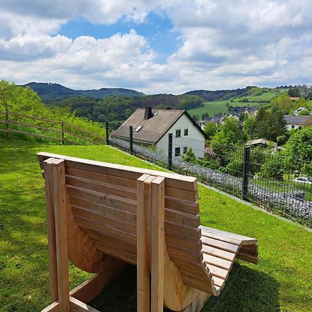 Ferienwohnungen Am Aeppelsberg Volkesfeld Exteriör bild