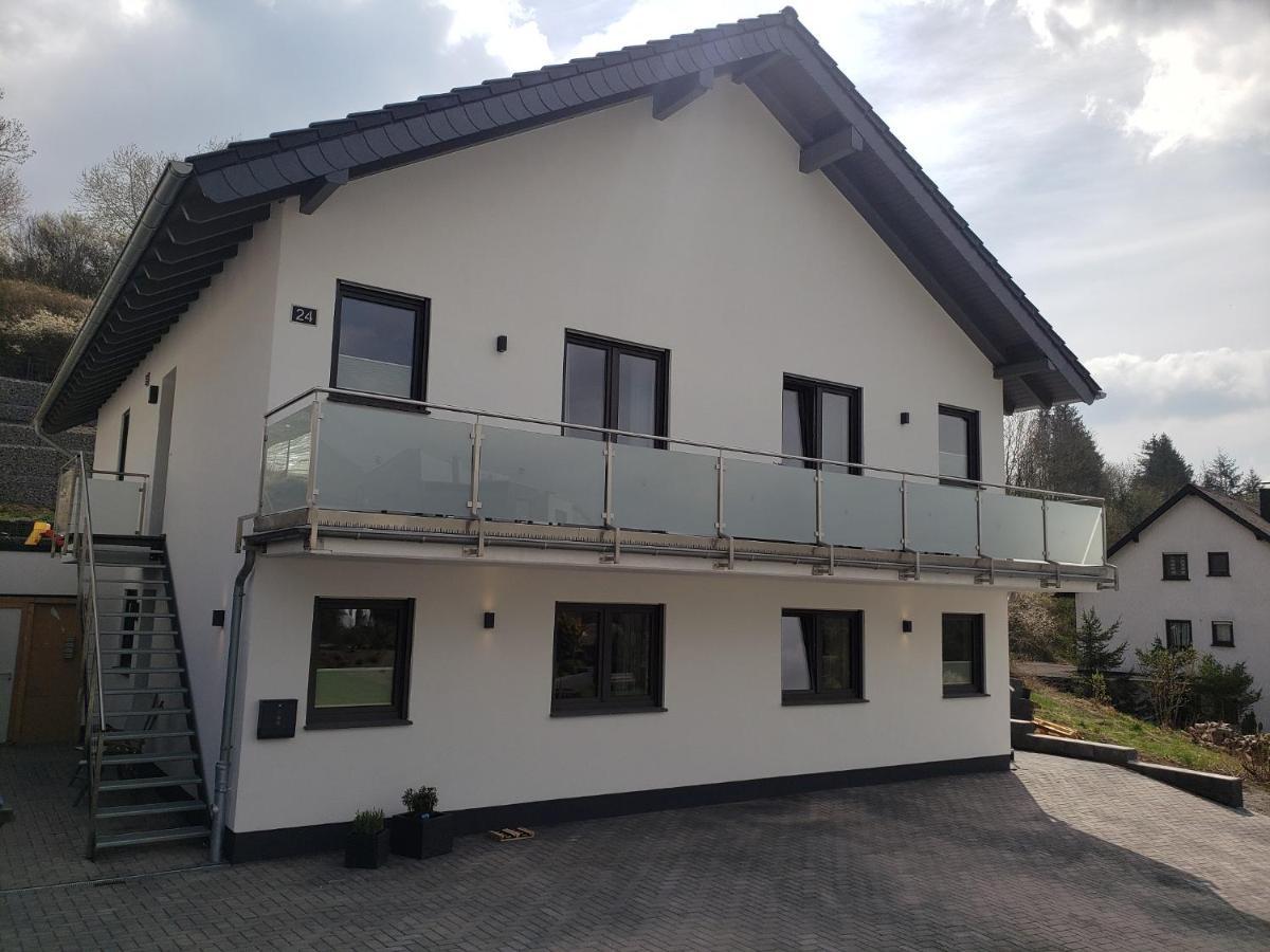 Ferienwohnungen Am Aeppelsberg Volkesfeld Exteriör bild