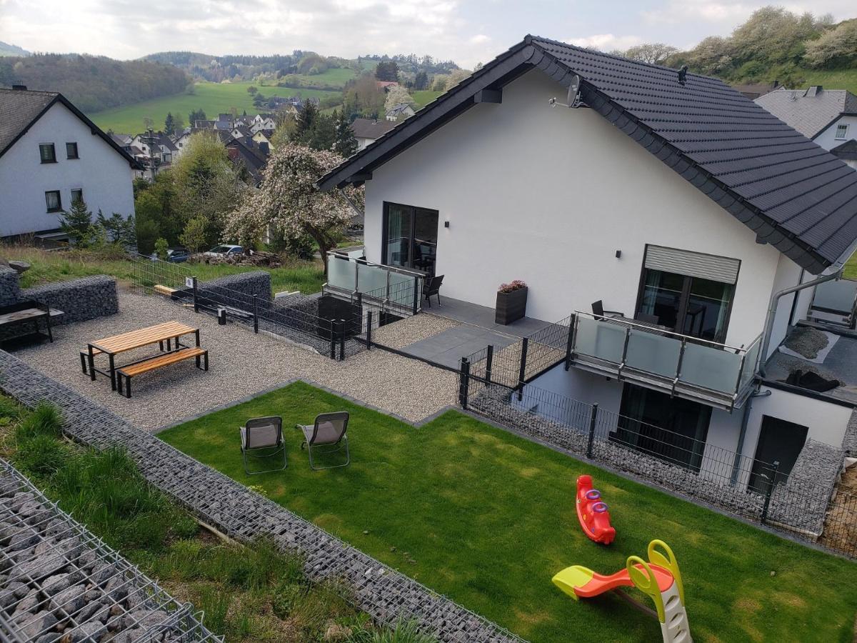 Ferienwohnungen Am Aeppelsberg Volkesfeld Exteriör bild