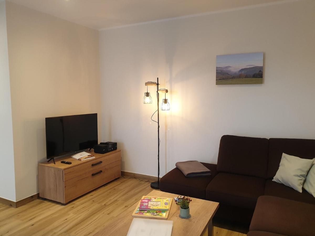 Ferienwohnungen Am Aeppelsberg Volkesfeld Exteriör bild