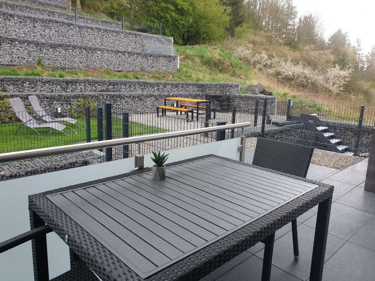 Ferienwohnungen Am Aeppelsberg Volkesfeld Exteriör bild